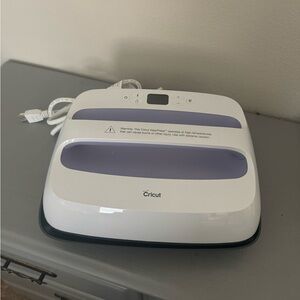 Cricut EasyPress 12x10 with Heat Pad
